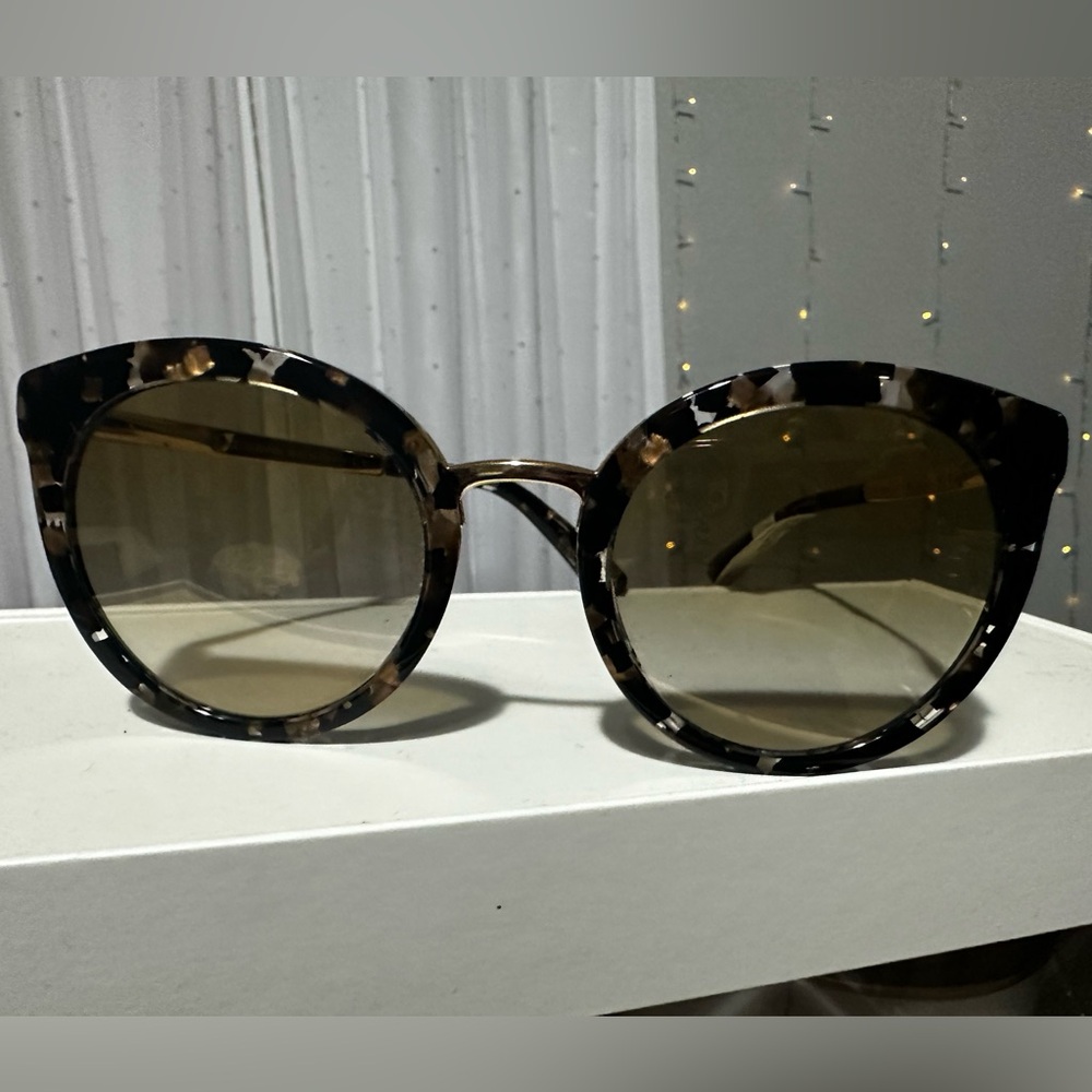 Dolce&gabbana glasses .